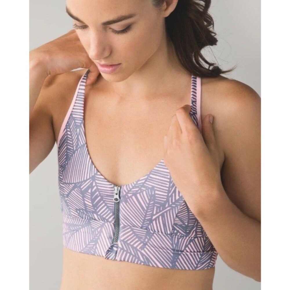 Lululemon Women s Cool to Street Banana Leaf Blush Sports Bra Zip Front Size 4